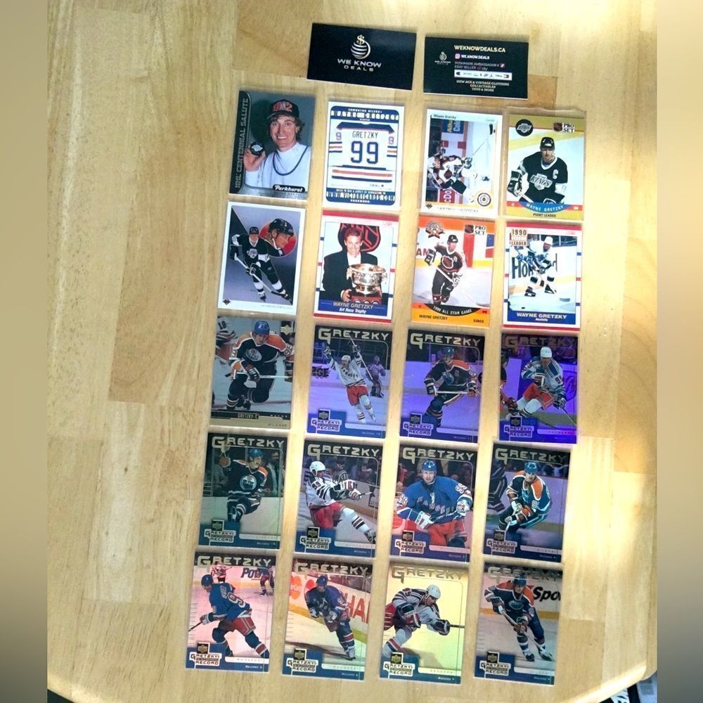 20 Wayne Gretzky Assorted Hockey Cards - Picture 2 of 8